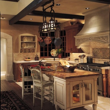 Traditional Kitchen Cabinets