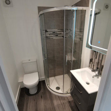 Contemporary ensuite Bathroom with quadrant shower enclosure