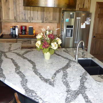 Cambria Seagrove island with Cambria Blackwood perimeter