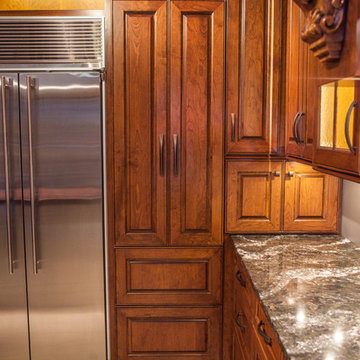 Fairfield, Iowa - Traditional Cherry Kitchen