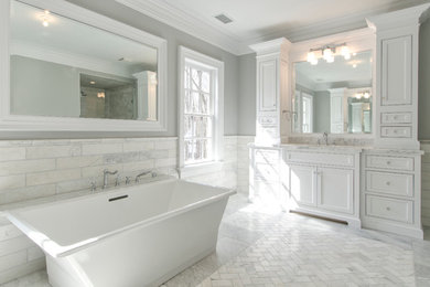 Bathroom - contemporary bathroom idea in New York