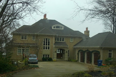 Example of a classic exterior home design in Cleveland