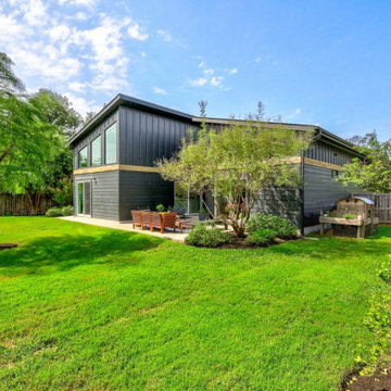 Custom Single-Family Home - Georgetown, TX