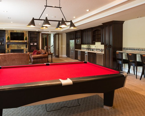 Keller mit Kaminsims aus Stein und Travertin Ideen, Design & Bilder | Houzz