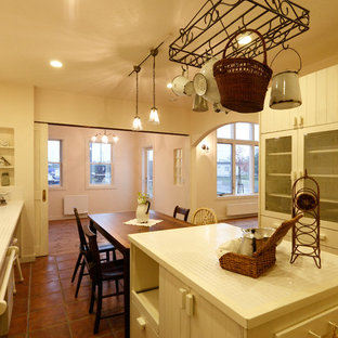 Shabby-Chic-Style Küchen mit Terrakottaboden Ideen, Design & Bilder