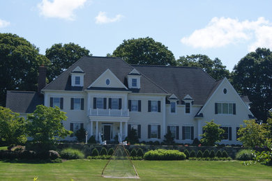 Home design - traditional home design idea in New York