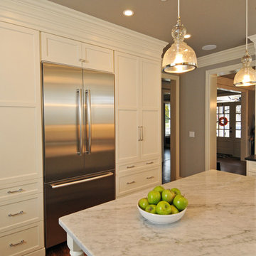 Today's Traditional Kitchen - Glen Ellyn, IL