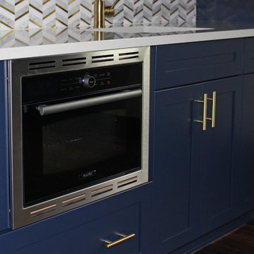 Kitchenette / Wet Bar Design: Mid Continent Cabinetry