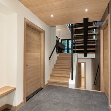 Whistler Snowy Creek Chalet Reno