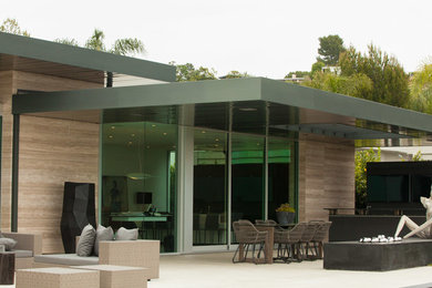 Inspiration for a modern patio remodel in Los Angeles