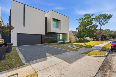 Exterior home photo in Houston