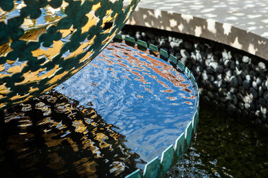 Inspiration for a contemporary landscaping in London.