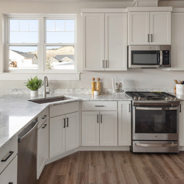 Functional Bright Kitchen