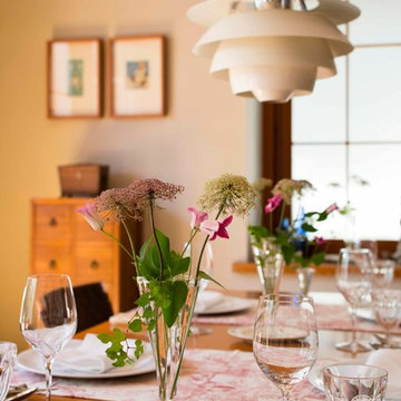 eat well and laugh often/table