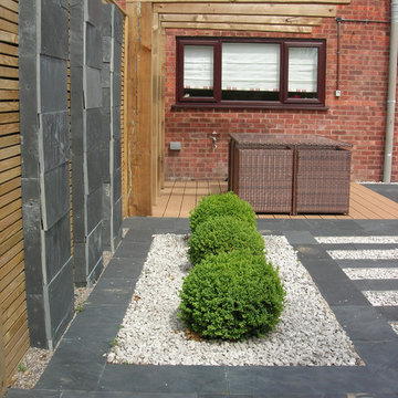 Ultra contemporary garden with area for socialising