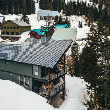 Dark & Stormy - Striking Hemlock Valley Ski Cabin - 2020 CHBAFV Finalist