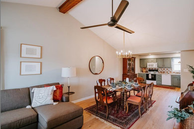 Eclectic home design photo in Louisville