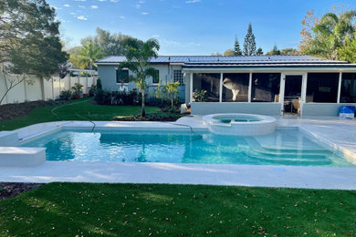 Photo of a contemporary pool in Orlando.