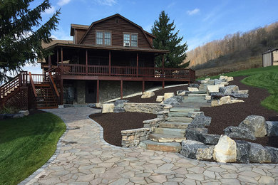 Inspiration for a rustic landscaping in New York.