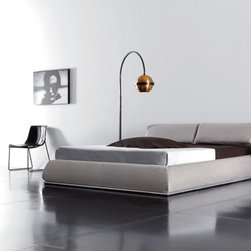 Oriente bed and Dedalo night stands by Pianca - Bedroom Furniture Sets