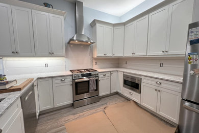 Kitchen photo in Jacksonville