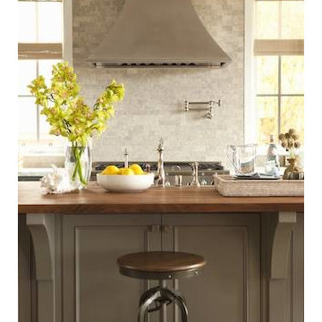 Manhattan Beach Three- Top Pinned Kitchen