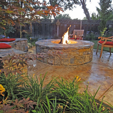 Fire pit with seats