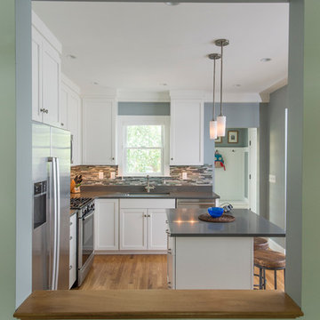 Transitional Cambridge Kitchen
