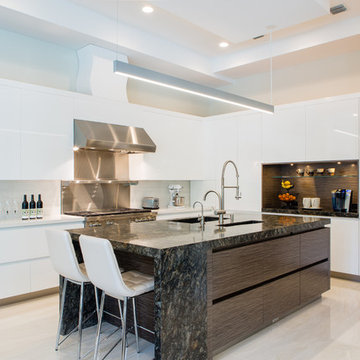 Contemporary Kitchen & Family Room - Hamptons Woodfield Country Club