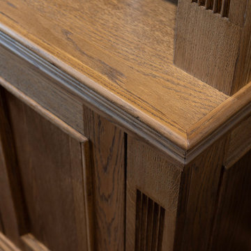 BESPOKE CLASSIC FITTED LIBRARY IN OAK