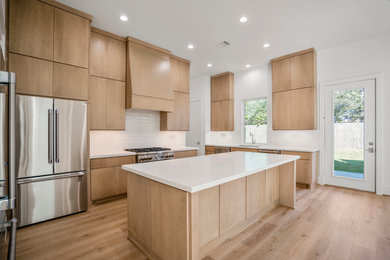 Example of a minimalist kitchen design in Houston