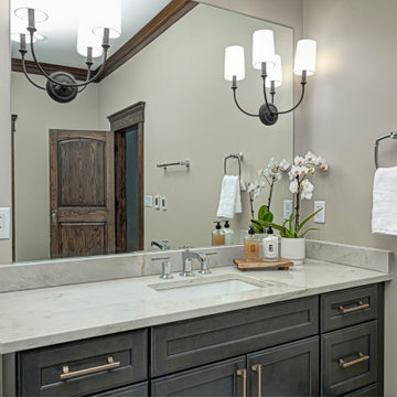 Kokomo Luxury Living: Bathroom