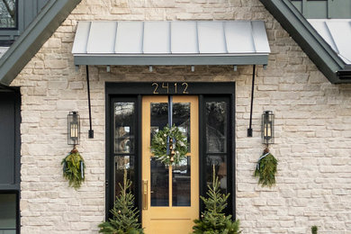 Transitional entryway photo in Minneapolis
