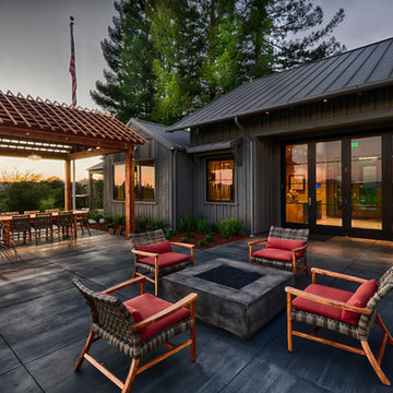 AG Bi-Folds Create an Indoor-Outdoor Tasting Experience at Robert Young Winery