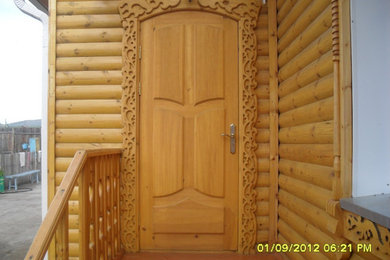 Дверь в доме в д. Большой Сютик