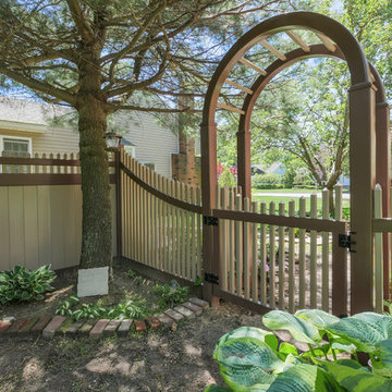 Amazing Brown and Adobe Curved PVC Vinyl Illusions Picket Fence