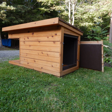 Cedar Suite - Insulated Doghouse