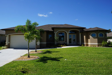 Inspiration for a landscaping in Miami.