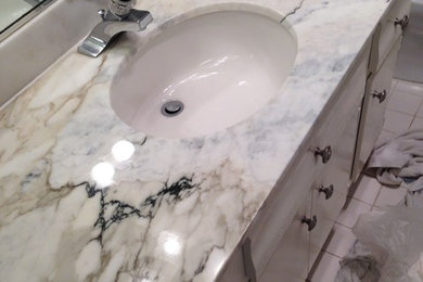 Example of a classic bathroom design in Miami