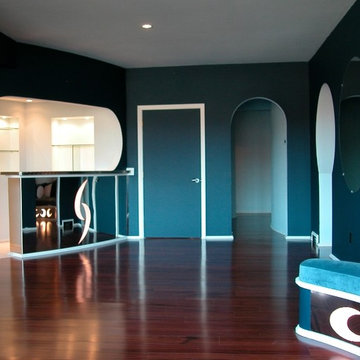 Media room, Bar