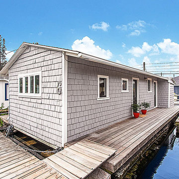 Anne's Houseboat