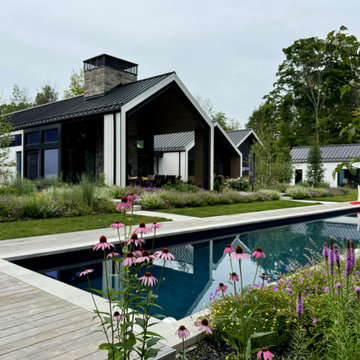 Outdoor Oasis for a contemporary Pod Style Home