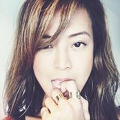 Chelvie Lee's photo
