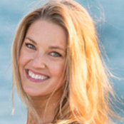 Allison Finney's photo
