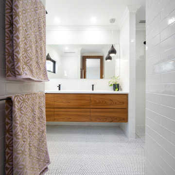 Retro 70's Bathroom