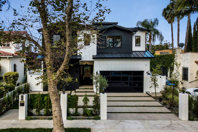 Transitional exterior home photo in Los Angeles