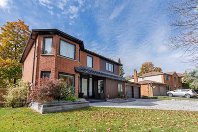 Inspiration for a contemporary exterior home remodel in Toronto