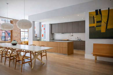 Dining room - modern dining room idea in New York
