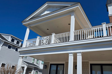 Beach style porch photo in Philadelphia