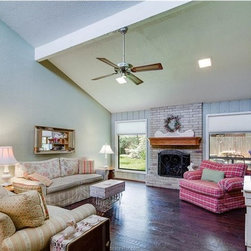 2715 Adrienne Cr - Products